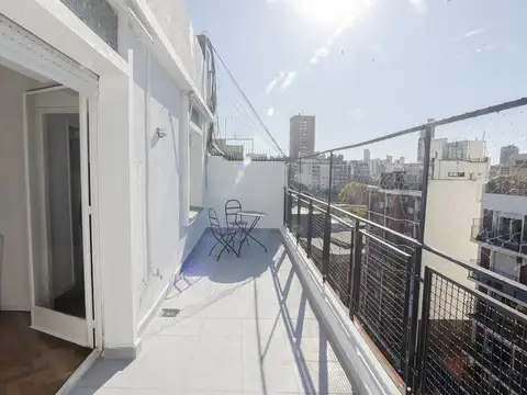 2 ambientes en Recoleta con Terraza propia y escritorio - Superluminoso