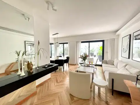 Depto de 3 amb con cochera y gran patio - 160 m totales. Se vende equipado.