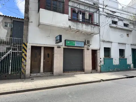 OPORTUNIDAD A RECICLAR !! LOCAL CON VIVIENDA, CONSULTORIO, VIVIENDA, GASTRONOMIA Y OTROS DESTINOS 
