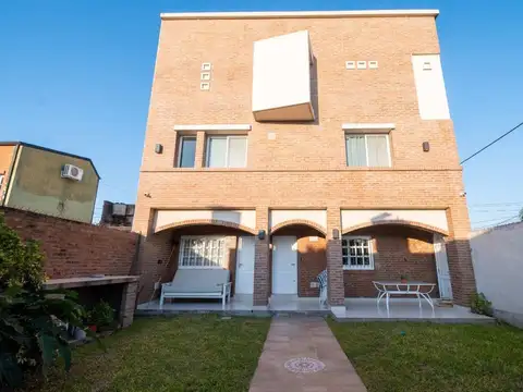 VENTA CASA DE CATEGORÍA 3 DORMITORIOS EN SUITE