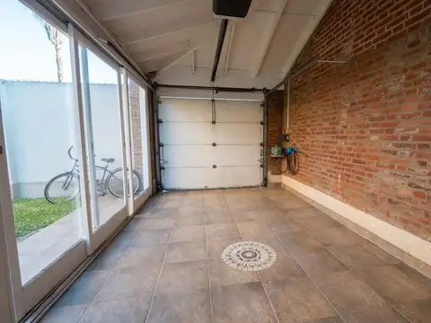 Casa 7 ambientes con 3 baños