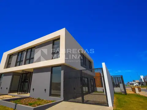 ¡Venta! Dúplex en Quebradas de Manantiales - 3 dormitorios ¡Con Escritorio en PB!