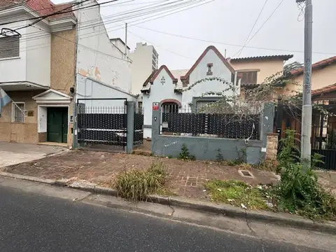 VENTA CASA SAN MARTIN CENTRO CUATRO AMBIENTES
