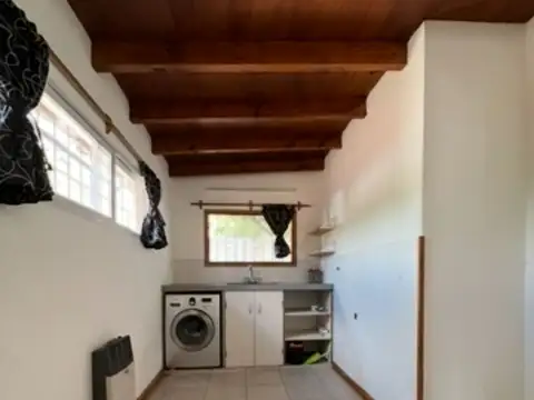 Casa 3 ambientes con 2 baños