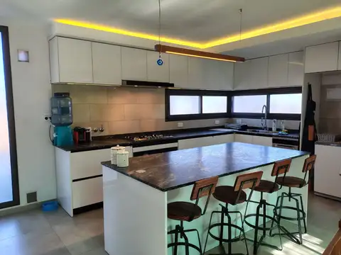 VENDE EXCLUSICA CASA Bº PRIVADO LAS LAJAS SAN LUIS