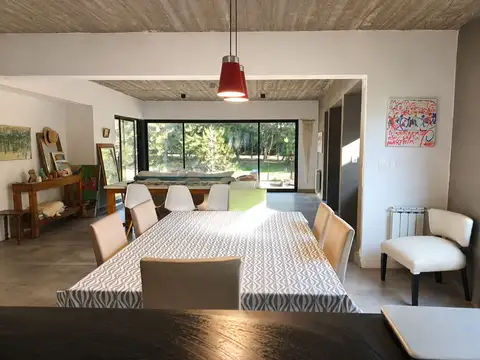 Casa 4 ambientes con 3 baños