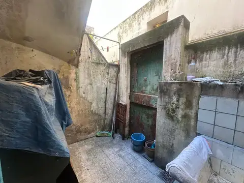 Manuela Pedraza 2500, Piso Pb