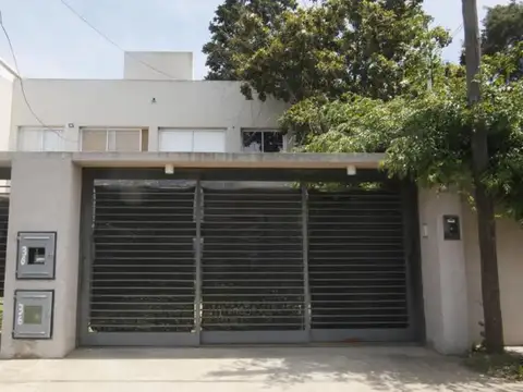 DUPLEX DE DOS DORMITORIOS EN ALQUILER EN CITY BELL