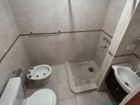 Departamento en Alquiler en Remedios de Escalada, $ 400.000