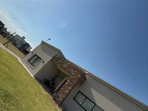 Casa en Alquiler de 3 dormitorios