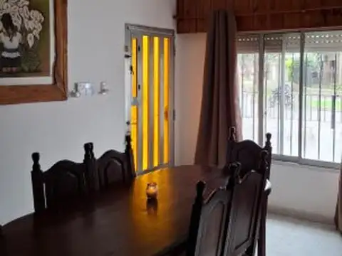 Casa 6 ambientes con 1 baño