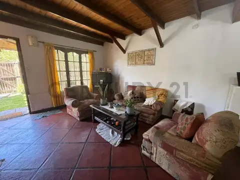 Casa en Venta con 2 cocheras