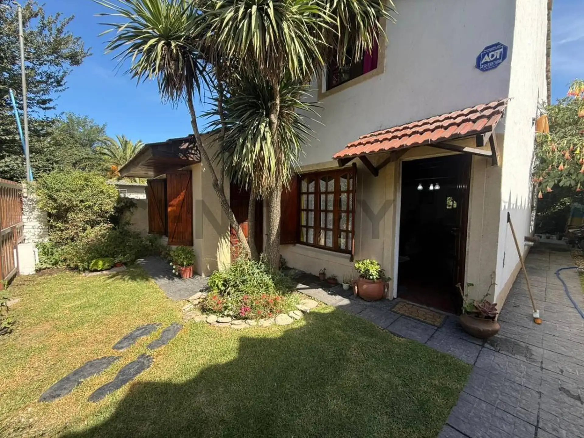 Chalet 2 ambientes con departamento 3 ambientes. Barrio Parque Camet