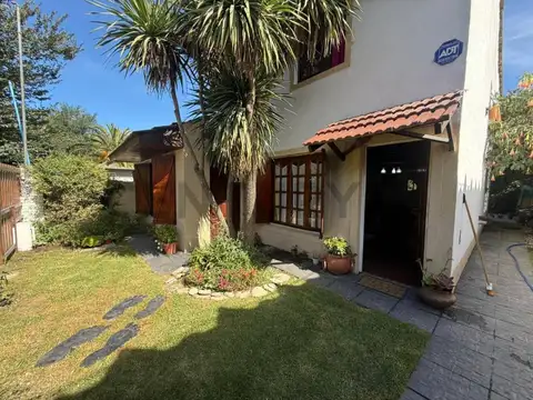 Chalet 2 ambientes con departamento 3 ambientes. Barrio Parque Camet