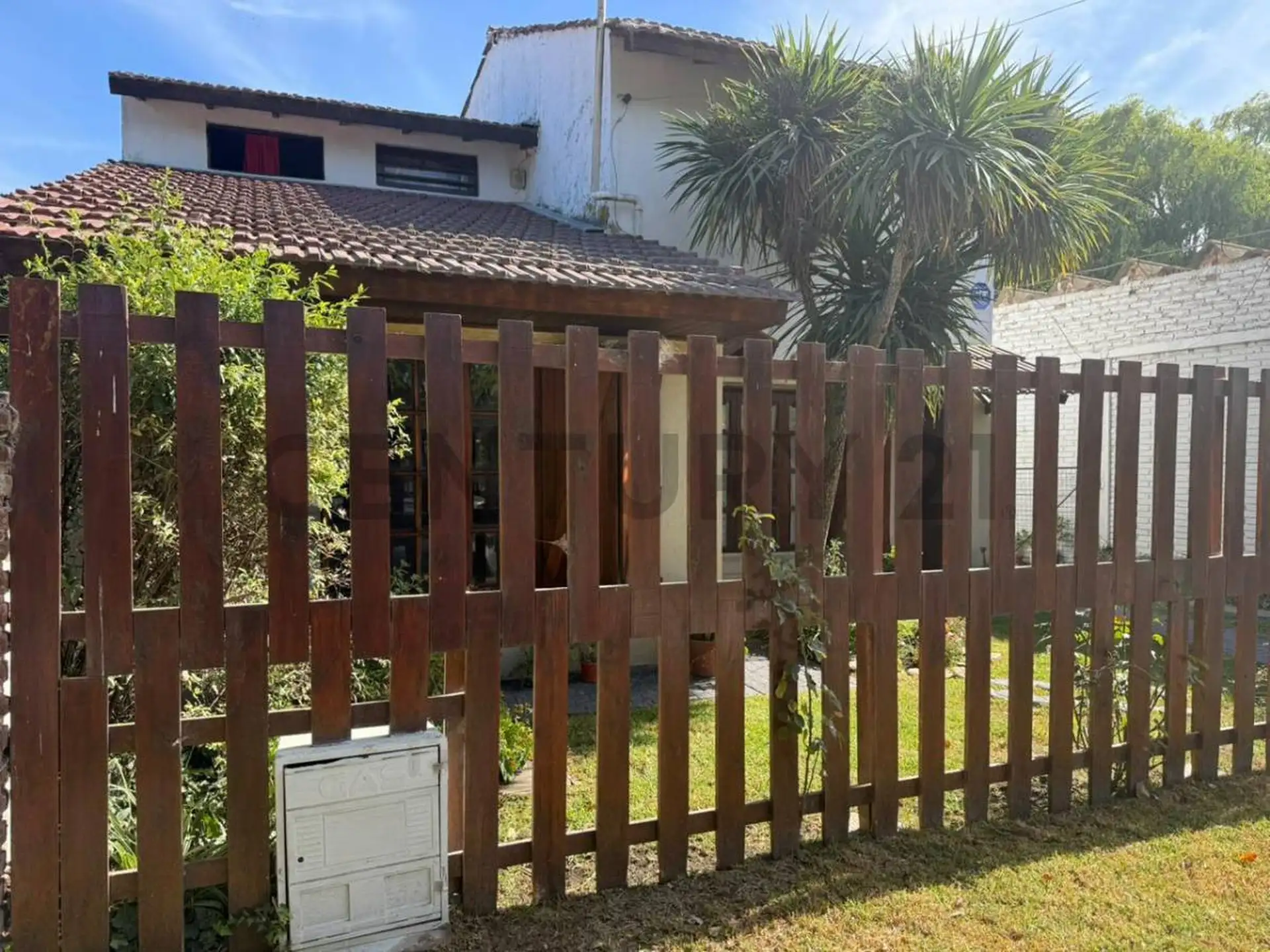 Chalet 2 ambientes con departamento 3 ambientes. Barrio Parque Camet