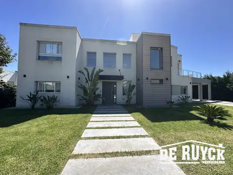 Casa en Venta de 4 dormitorios