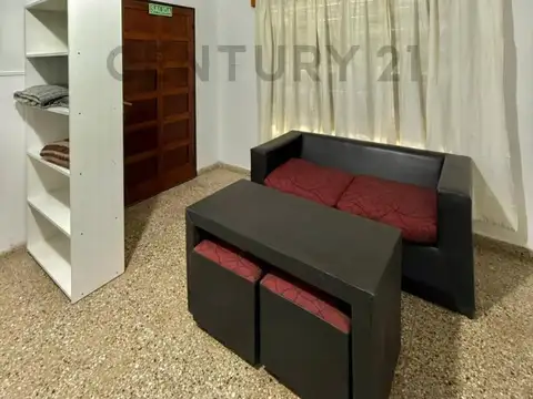 Casa 6 ambientes con 2 baños