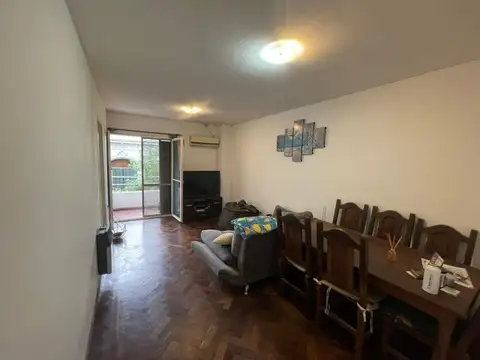 Departamento de 1 dormitorio con balcón al frente