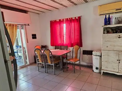 Casa 3 ambientes con 2 baños