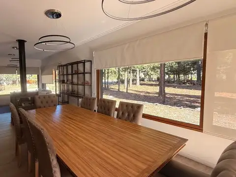 Casa 6 ambientes con 2 baños