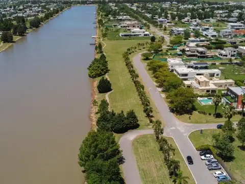 Terreno en Venta en Puerto Roldan, USD 110.000