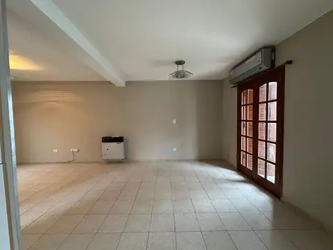 Casa en Alquiler de 3 dormitorios