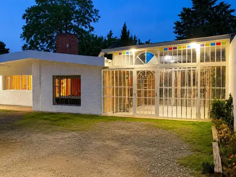 VENDO CASA 3 DORMITORIOS CON PILETA VILLA ALLENDE