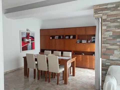 PH independiente 3 ambientes en venta- Loma Hermosa-con cochera y patio