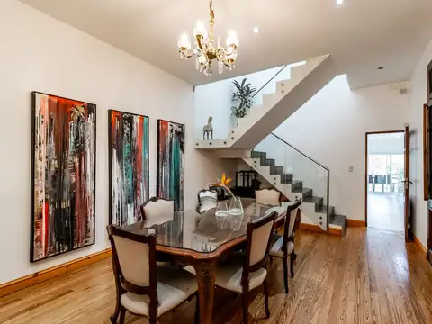 VENTA IMPECABLE CASA EN V. PUEYRREDON