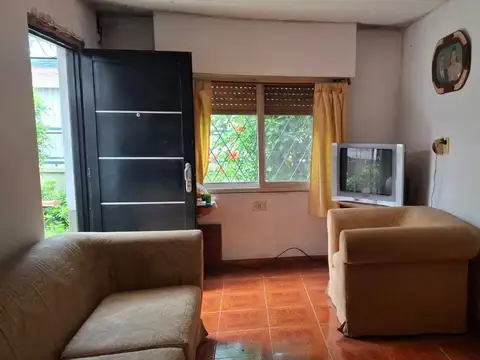 Casa 3 ambientes con 1 baño