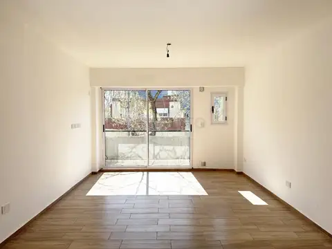 DEPARTAMENTO CON BALCÓN A ESTRENAR