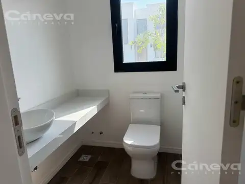 Casa en Venta al Oeste