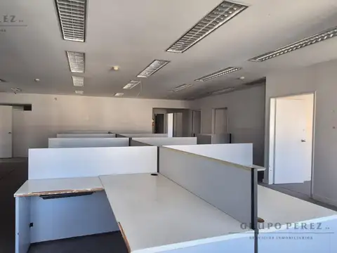 Oficina Monoambiente con 4 baños