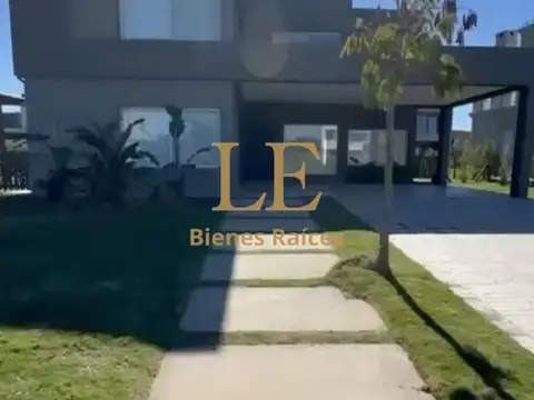 Venta de Casa Puertos del Lago ACACIAS