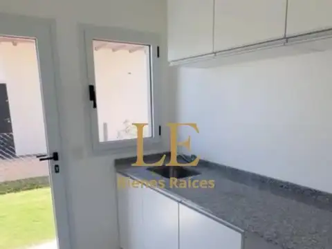 Casa 4 ambientes con 4 baños