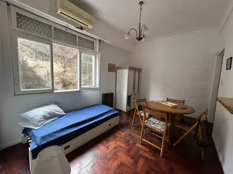 Lucero 200, Piso 1