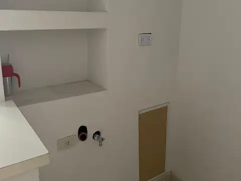 Alquilo Depto de un Dor con Balcon, Parana 540