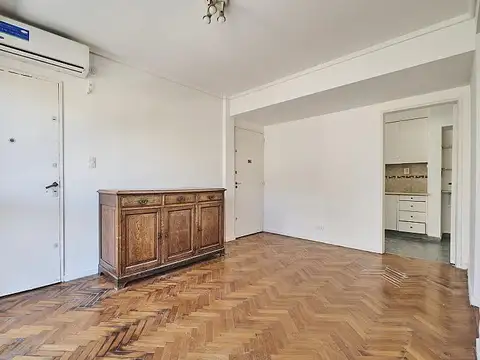 Departamento 2 ambientes Semipiso balcon aterrazado baulera Luminoso Vista en Recoleta