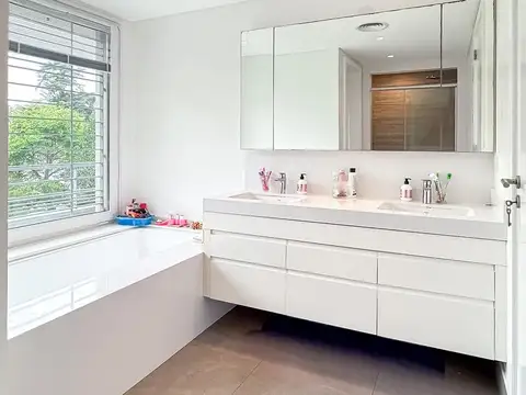 Casa en Venta al Oeste