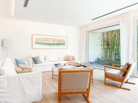 Casa 6 ambientes con 5 baños