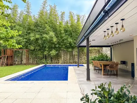 Casa en Venta en Acassuso, USD 1.490.000