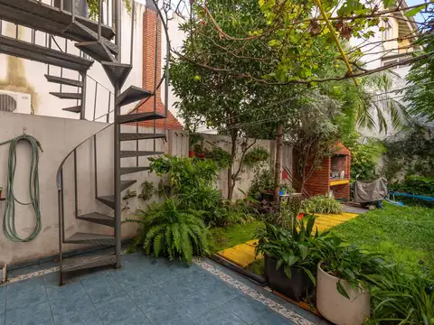 Casa 5 ambientes con 3 baños