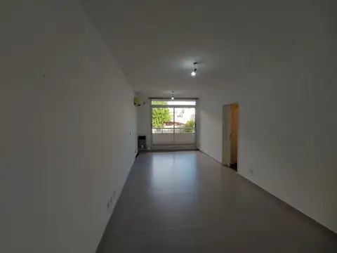 Tinogasta 5000, Piso 1