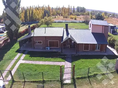 Casa 5 ambientes con 2 baños