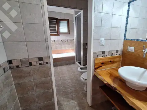 En Venta | Casa de 3 Dormitorios con Piscina | Barrio Knudsen | Plottier