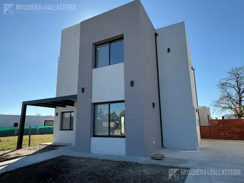 Casa en Venta en Pilar Del Este - Santa Elisa, USD 230.000