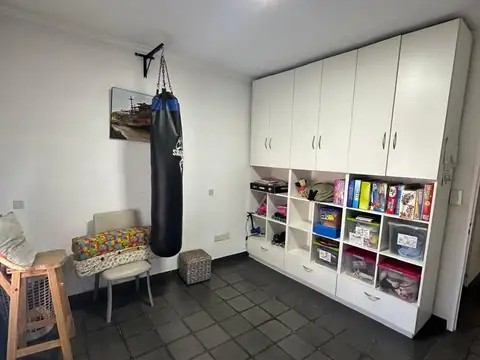 VENTA DE CASA 7 AMBIENTES EN 2 PLANTAS CON COCHERA