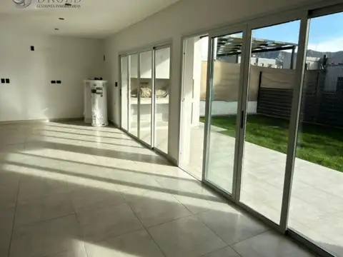 Casa en Alquiler en El Challao, $ 2.000.000