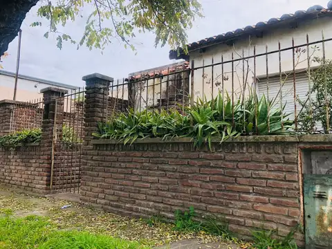 Terreno en Venta en Policlinico, USD 50.000