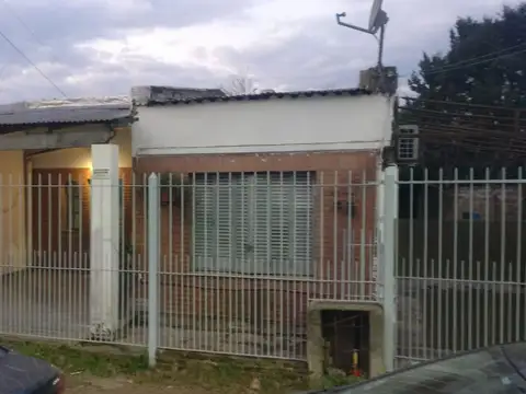 VENTA CASA EN SAN ANTONIO DE PADUA SOBRE AVENIDA